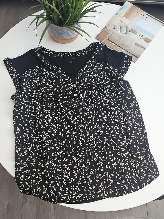 Fortune + Ivy Tops - Fortune & Ivy Black & Cream Printed V-Neck Cap Sleeve Top